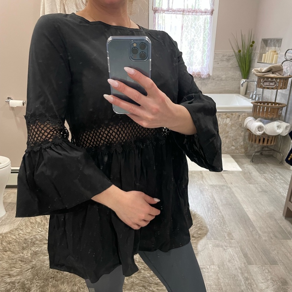 ‼️ BUNDLE SALE 4 FOR $20 - ⭐️Carla Venturi Black Summer Top⭐️